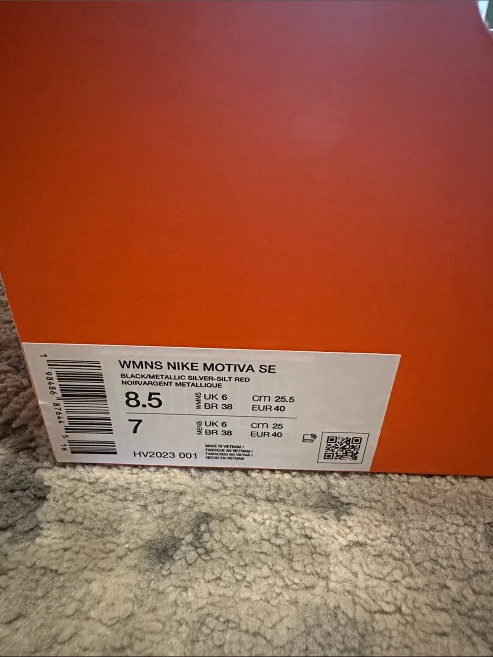 NIKE Motiva SE Walking Sneaker NIB